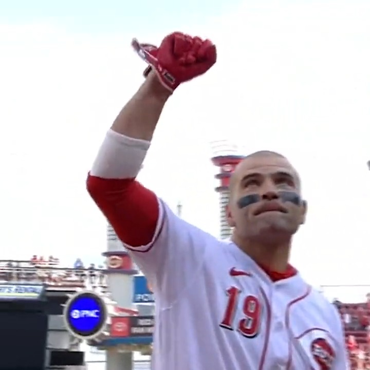 .Joey Votto gets a curtain call after singling in what might be his final home at-bat with the Reds.