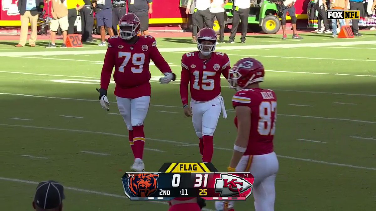 Patrick Mahomes appears to be in pain after getting his ankle rolled on