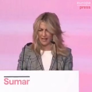 Yolanda Díaz dice que las "élites tecnológicas" y los "inmensamente ricos" saben que "nos vamos al carajo" y en vez de encarar la realidad pretenden "huir" con "un Plan B" como "cohetes para escapar de la Tierra, el metaverso o mansiones-fortaleza"