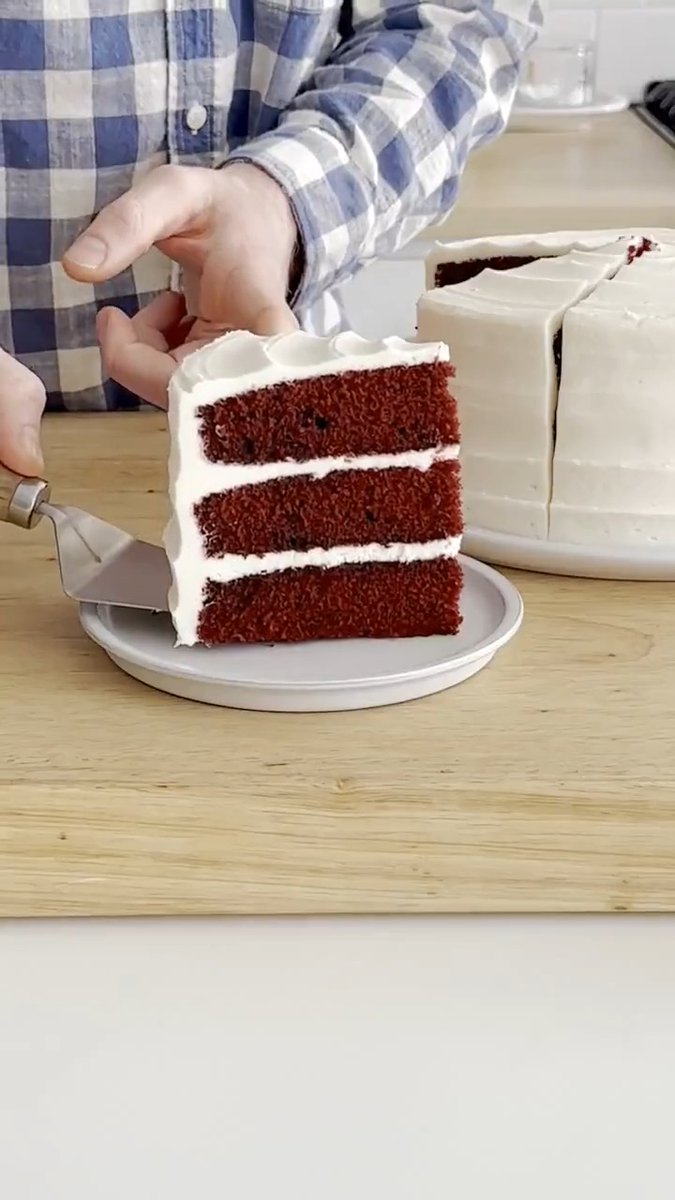 Cut a cake like THIS for the perfect finish! Dan Langan’s very first cookbook is almost here and we couldn’t be prouder! Preorder it now: