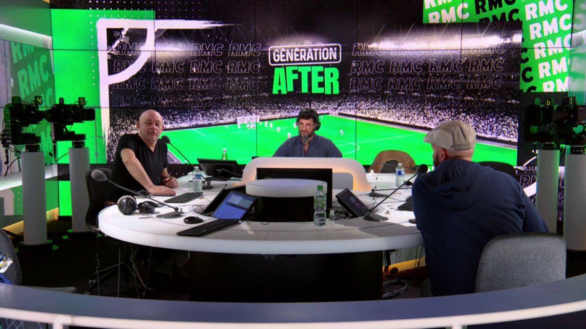 💬 "Zidane a été très bon joueur de football, mais je ne pense pas que cela été un très grand joueur de football" 💬 L'After en pleine discussion sur la carrière de Zidane.