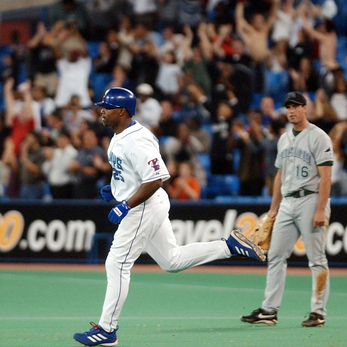 20 years ago today: Carlos Delgado’s FOUR homer game! 💪