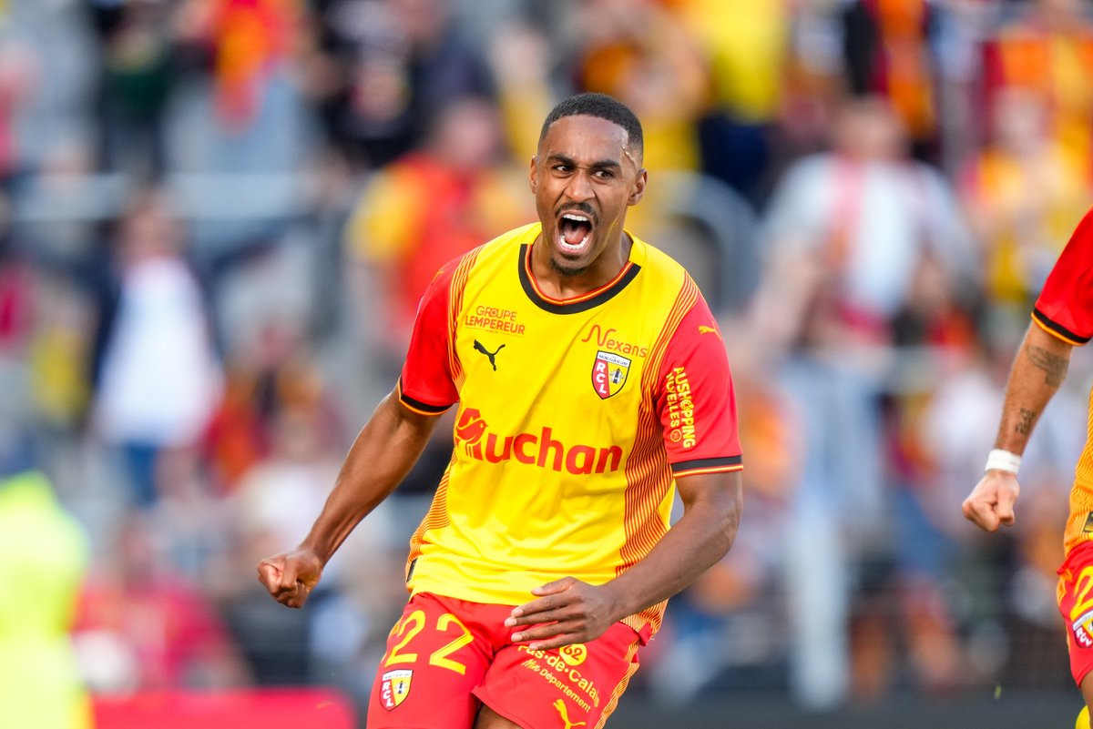 ✅ 1ère titularisation ✅ 1er but ✅ 1ère victoire Enfin 🙌 ! ❤️ Wesley Saïd 🤝 Racing Club de Lens 💛 #RCLTFC (2-1)