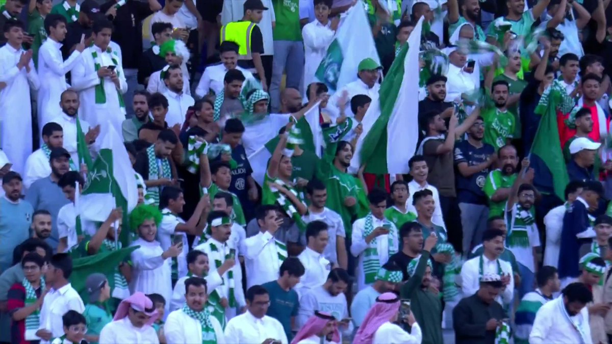 جماهير الأهلي حاضرة بكل قوتها من أجل دعم الفريق أمام العين 💚 #كاس_خادم_الحرمين_الشريفين | #الاهلي_العين