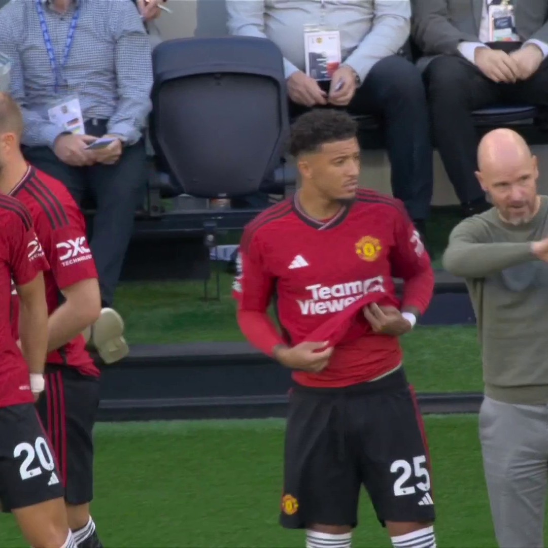 🗣 "Ten Hag has no intention of backing down in this standoff." Erik ten Hag will not allow Jadon Sancho to return to first team training unless he apologises 🔴❌