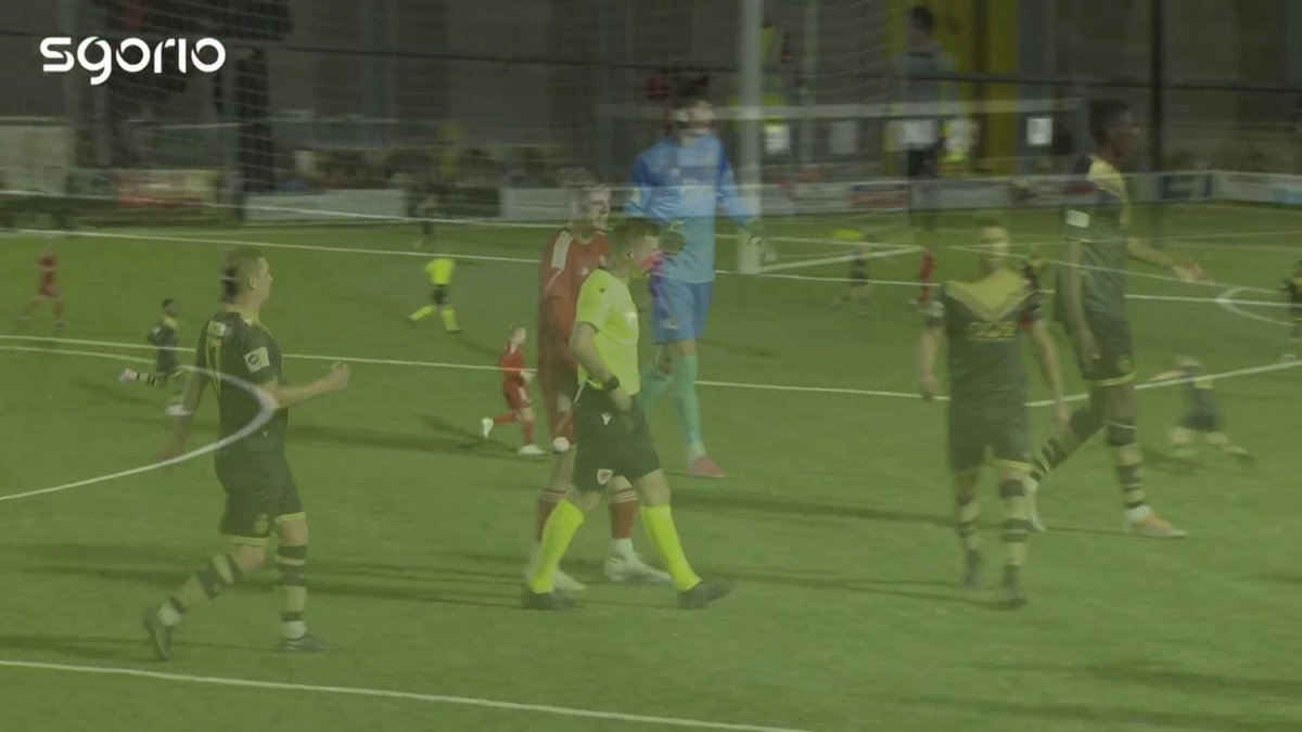 Dim ail gerdyn melyn i John Disney? 🟨 Disney, already on a yellow card escapes a second after the referee deemed the Nomads man to have dived in the area! Connah's Quay Nomads FC 0-0 Colwyn Bay FC 🏴󠁧󠁢󠁷󠁬󠁳󠁿 #JDCymruPremier 🏴󠁧󠁢󠁷󠁬󠁳󠁿 | JD Cymru Leagues 🏴󠁧󠁢󠁷󠁬󠁳󠁿