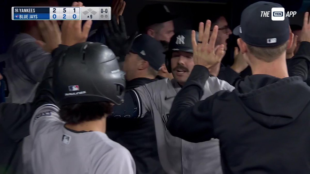 Austin Wells cranks a go-ahead two-run homer in the 9th! 🚀 Watch #YANKSonYES LIVE: