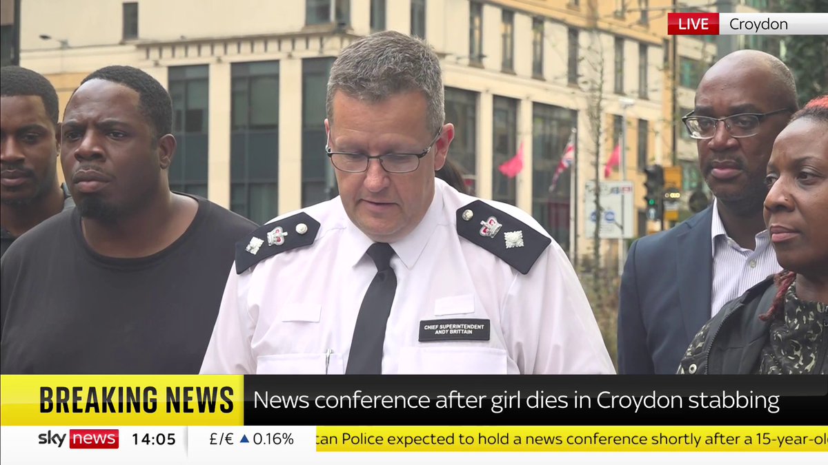 BREAKING: A 17-year-old boy has been arrested following the death of a 15-year-old girl in Croydon. Met Police say they are not looking for anyone else in relation to the stabbing. Read more: 📺 Sky 501, Virgin 602, Freeview 23 and YouTube
