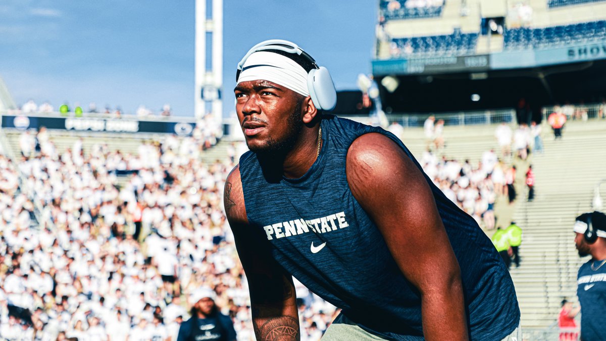 Checking in w/ freshman OL J’ven Williams after practice 🎙️