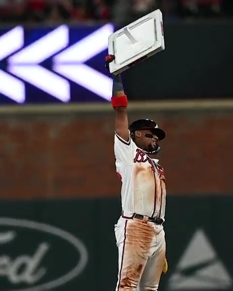 40 HOME RUNS. 70 STOLEN BASES. 🔥 Ronald Acuña Jr. becomes the first player ever to reach this milestone in a season‼️ (via MLB)