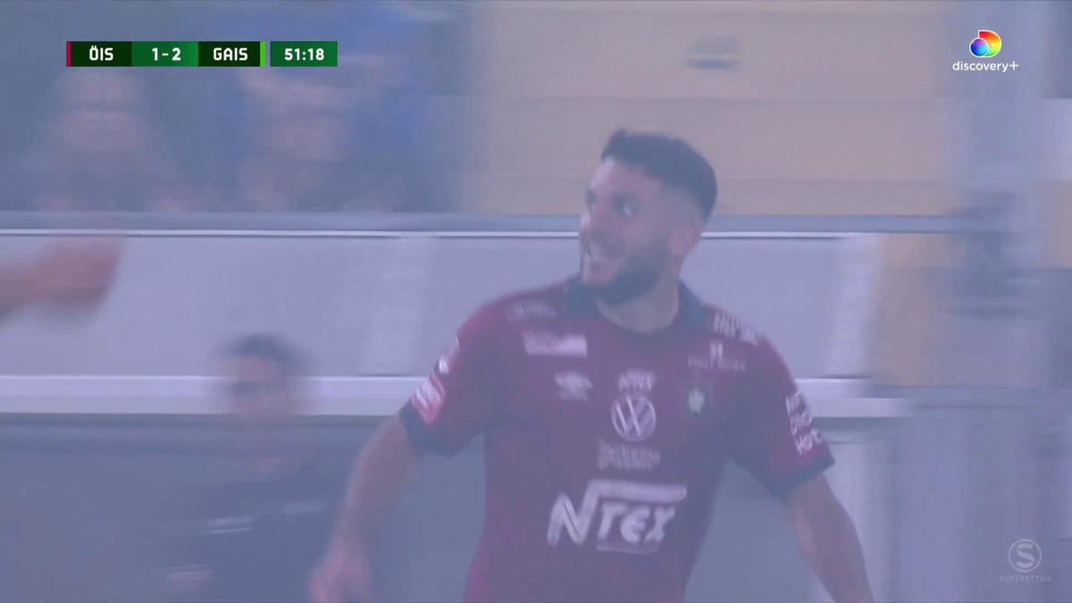 Örgrytes Edi Sylisufaj reducerar till 2-1 efter att GAIS-målvakten Mergim Krasniqi tappar in bollen över linjen! 🔴🔵 Se matchen på