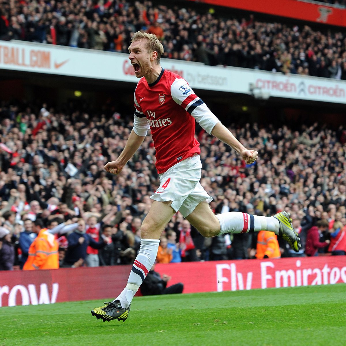 Happy birthday, @Mertesacker 🥳