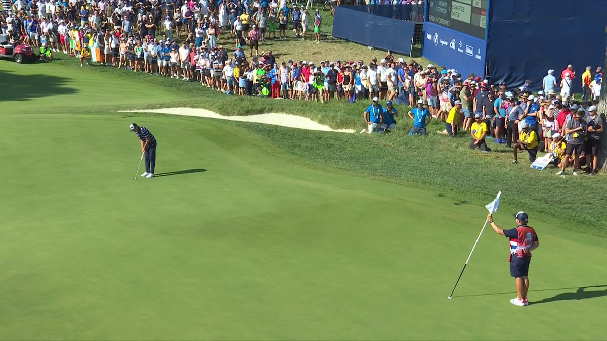The LONNGGGG putt for Rickie Fowler 🙌 #GoUSA | #RyderCup