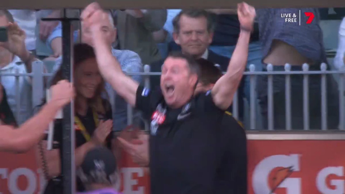 🗣️ "The Magpies and their army are going to win a record-equalling 16th flag! How sweet it is! Collingwood win the Grand Final!" Mayhem on the siren as the Pies salute! #AFLGF