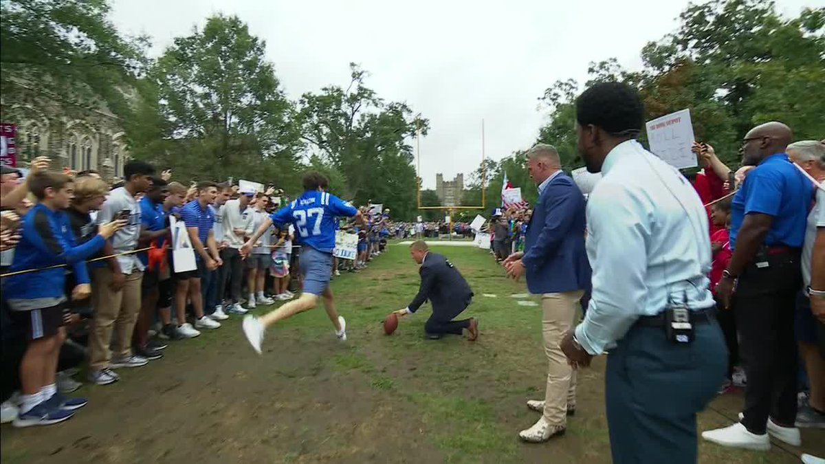 .Pat McAfee put $1 Million on the line for this fan's field goal attempts😂 Kirk Herbstreit | #CollegeGameDay