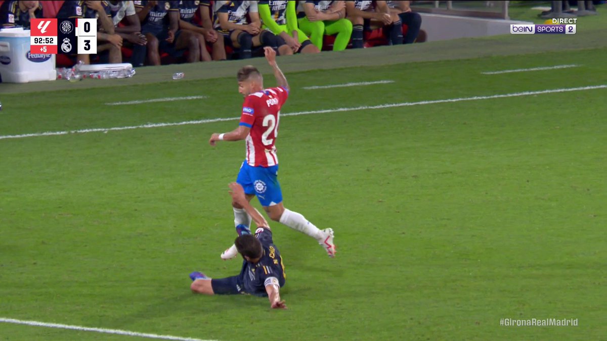 🇪🇸 #LALIGA 😲🟥 Nacho EXPULSÉ après ce tacle assassin sur Portu ! ⚡ Fin de match électrique entre le Real Madrid et Gérone ! #GironaRealMadrid