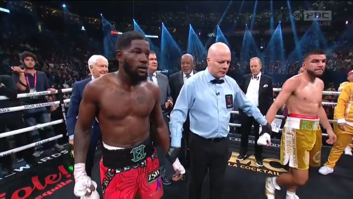.Erickson “Hammer” Lubin jabbed his way to a massive unanimous decision victory over Ramos 💥 #RamosLubin #CaneloCharlo Order ➡️