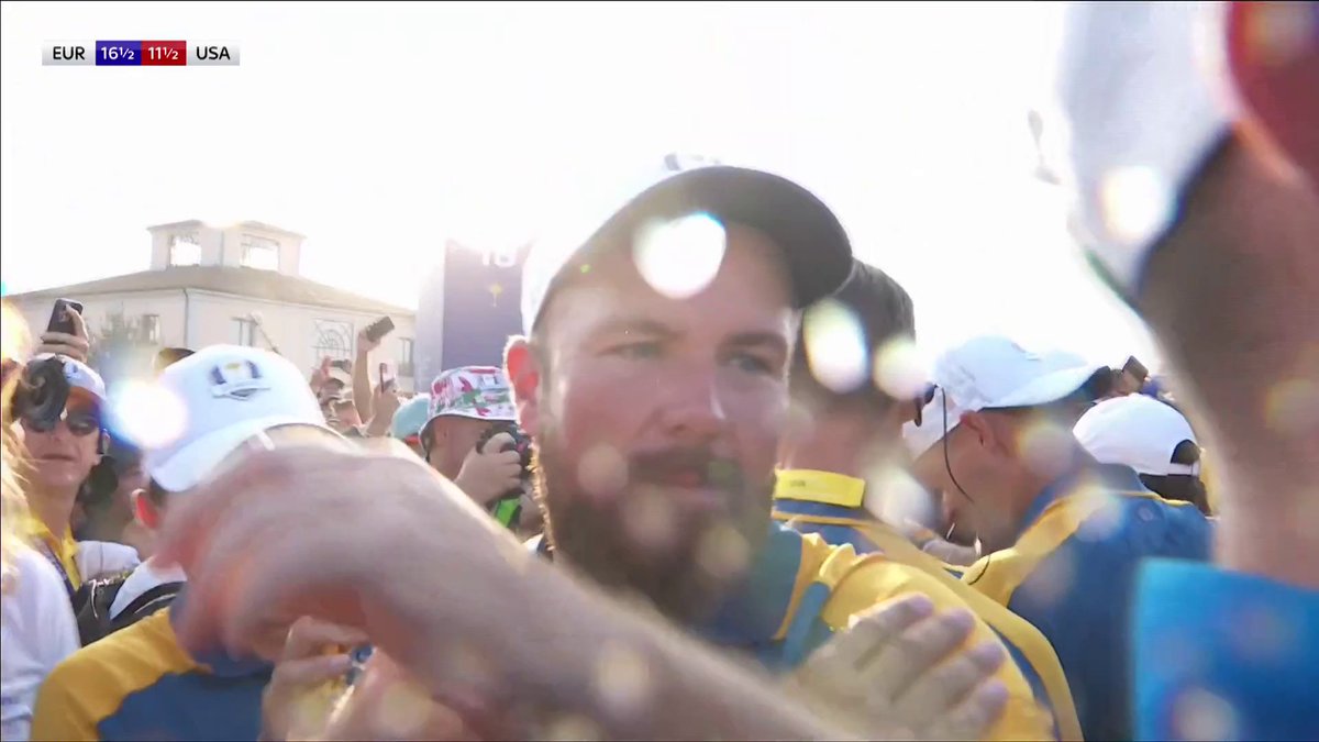 "I've never seen Shane Lowry run away from a drink." 🤣 Rory McIlroy soaks Shane Lowry in Champagne after Europe win the Ryder Cup 🍾