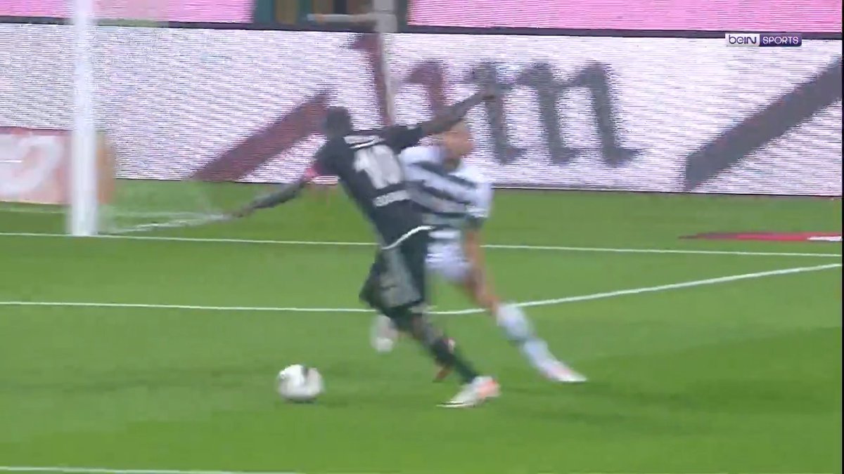 ⚫⚪ Vincent Aboubakar, alışılageldik gollerine bir yenisini ekledi! #KNYvBJK #TrendyolSüperLig
