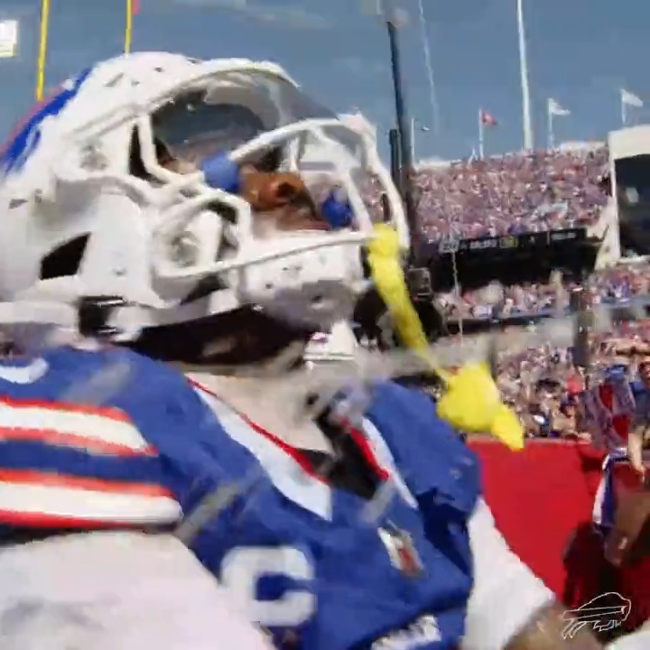 STONE COLD STEFON DIGGS!! 🍻 #MIAvsBUF | #BillsMafia