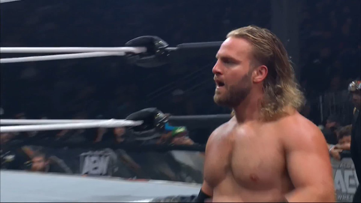 Hangman has controlled the momentum for most of the match. Can this raucous crowd get Swerve back into the game? Order #AEWWrestleDream right now! 🇺🇸 🔗 @Swerveconfident | #HangmanAdamPage