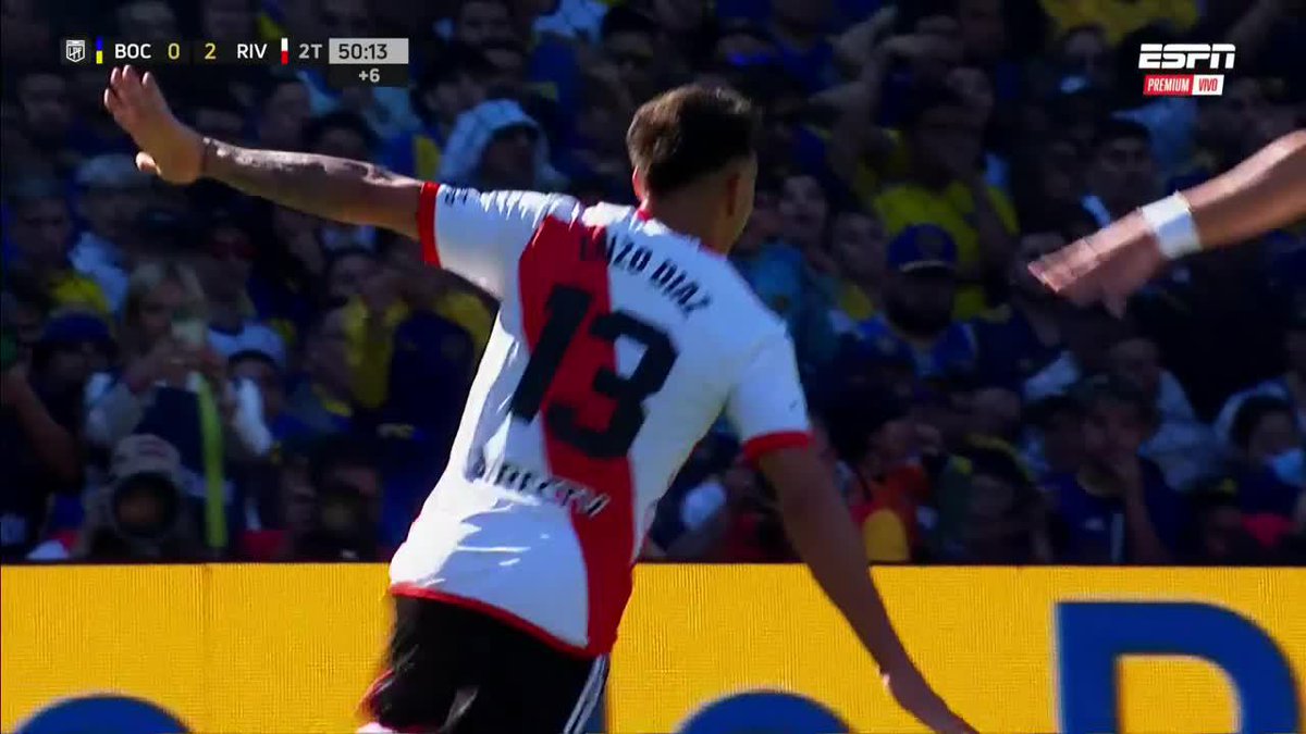 Hermoso como Vignolo tira "la va a guardar Barco" y el loko empieza a encarar hasta dejar mano a mano a Colidio.