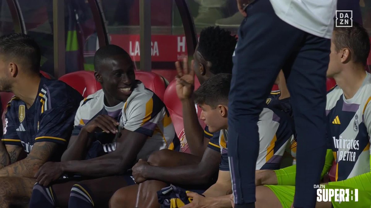 🟥 Nacho y su expulsión 🤬 Stuani fuera de sí 👉 El gesto de Vinicius diciéndole a la grada que les han metido tres #Super8 te muestra lo que no se vio en directo del final de partido en Montilivi