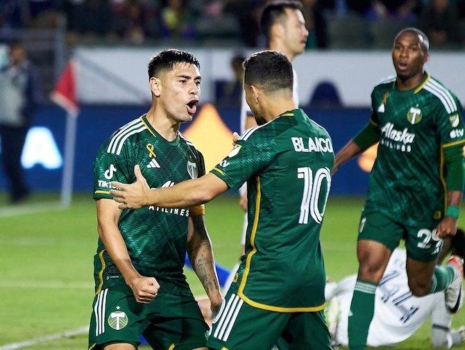 Mondays are for Mora this 😤