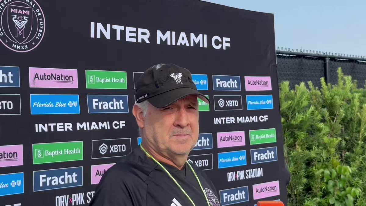 I asked Tata Martino when Leo Messi might be able to return to game action, and the coach deflected: “If I say a timeline and it doesn’t happen — today I appear to be the biggest ticket salesperson in MLS.” I reminded Tata he gave us a timeline for Gregore in August, and the manager again deflected: “With Gregore I have only been asked every now and then.” I told him that was because he had given us an actual timeline of October, and he deflected again by talking about a lack of updates with the Houston Dynamo’s Amine Bassi. #InterMiamiCF #Messi𓃵