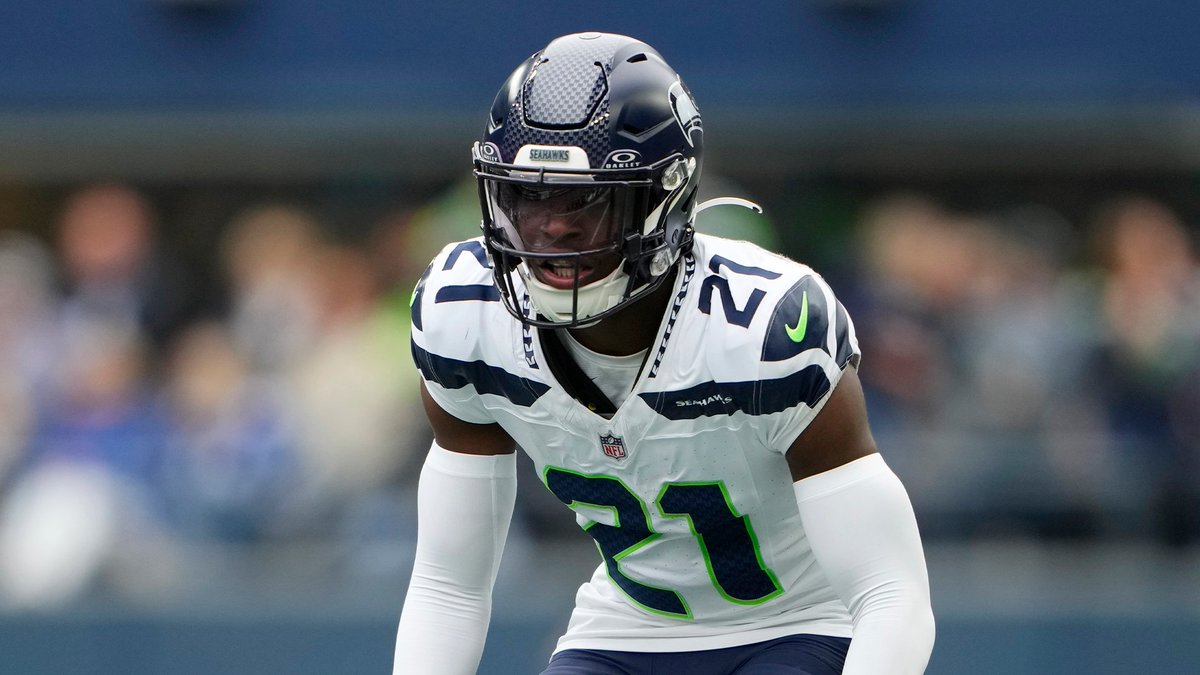 Have you ever feasted with a spoon? The Seattle Seahawks have. 🥄 Devon Witherspoon