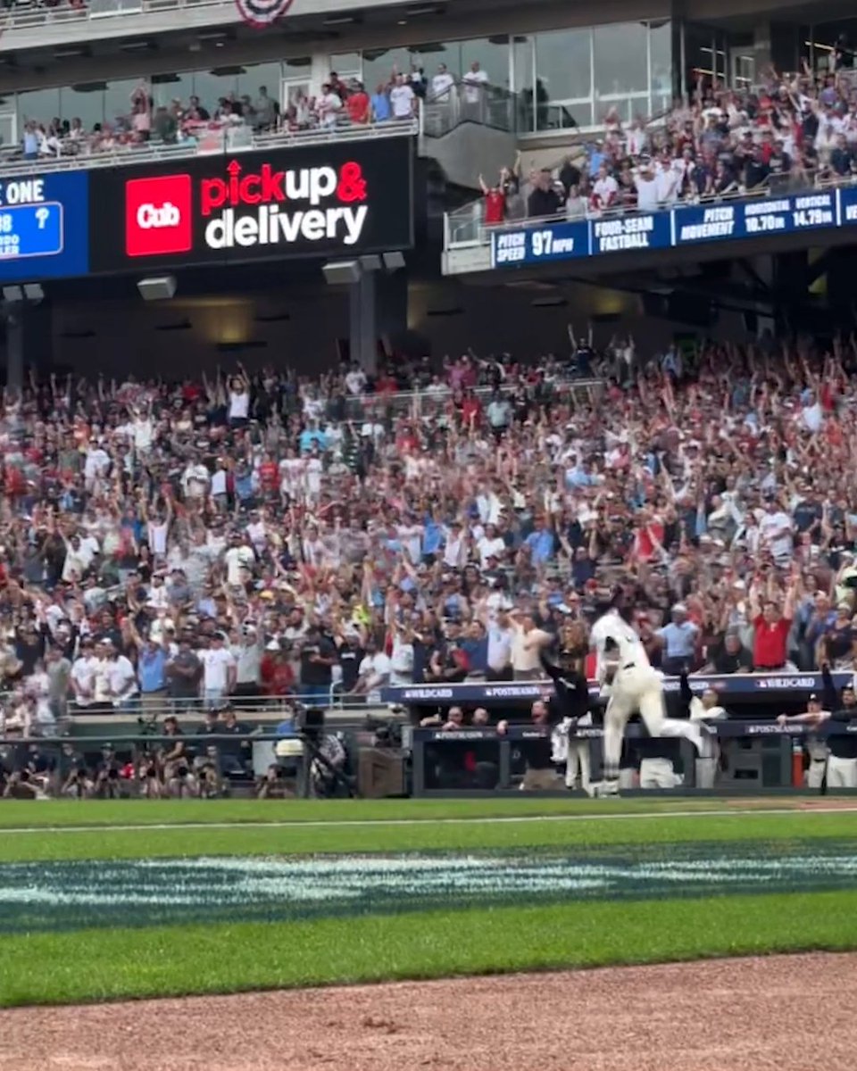 Royce Lewis puts the Twins on the board first‼️