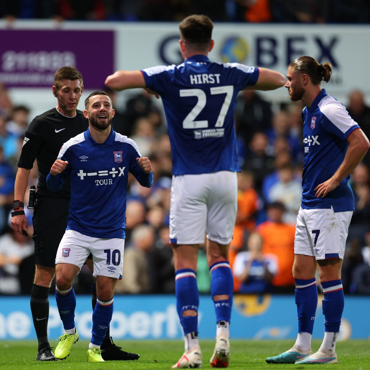 Hladky ➛ Edmundson ➛ Davis ➛ Harness ➛ Luongo ➛ Harness ➛ Davis ➛ Chaplin ➛ Goal. A superb team move. 💪 #itfc