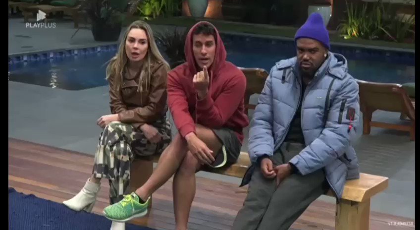 QUEREM OUTRO VAR?🚨 Contra fatos, não existem argumentos. Compilamos todas as falas, em ordem cronológica, desde a explicação do motivo pelo qual Rachel protege o rosto quando Cariúcha se aproxima com medo de cuspe (uma vez que a mesma bateu no martelo que poderia cuspir na cara sim), seguido da discussão da dinâmica e depois da INVENÇÃO criada por Simione e Cariúcha para tentar descredibilizar Rachel. #RoçaAFazenda | #AFazenda | #TeamRachel