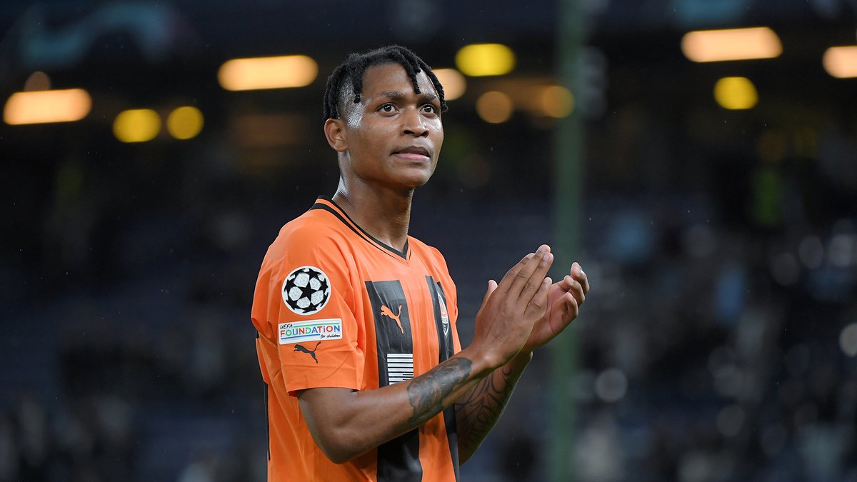 🧡 How did Novatus Miroshi spent his first month at Shakhtar? ⚒ 🗣 The first Tanzanian player in the history of the club talked about his stay in Ukraine, his debut in the Champions League and a large number of fans. #Shakhtar #UCL
