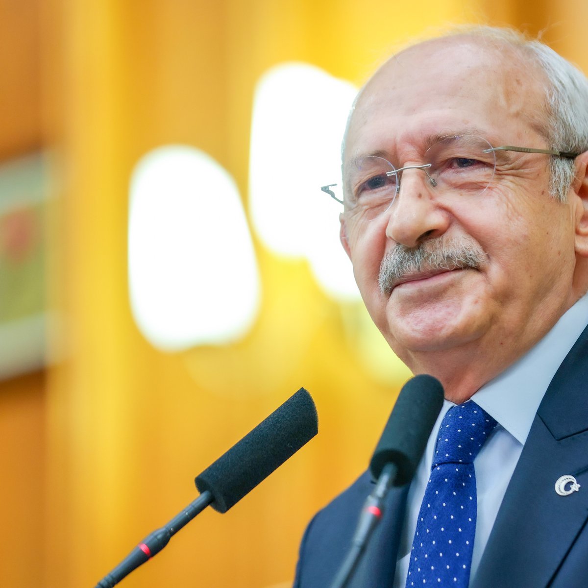 Yeni bir yasama dönemi başladı. Bugüne kadar yaptığımız gibi; kadınların, emeklilerin, işçilerin, esnafın, çiftçinin, dezavantajlı grupların, mağdurların, zulme uğrayanların sesi olmaya devam edeceğiz.