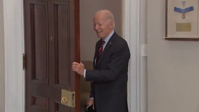 "What's your advice to the next House speaker?" BIDEN: "That's above my pay grade" *shuffles away*