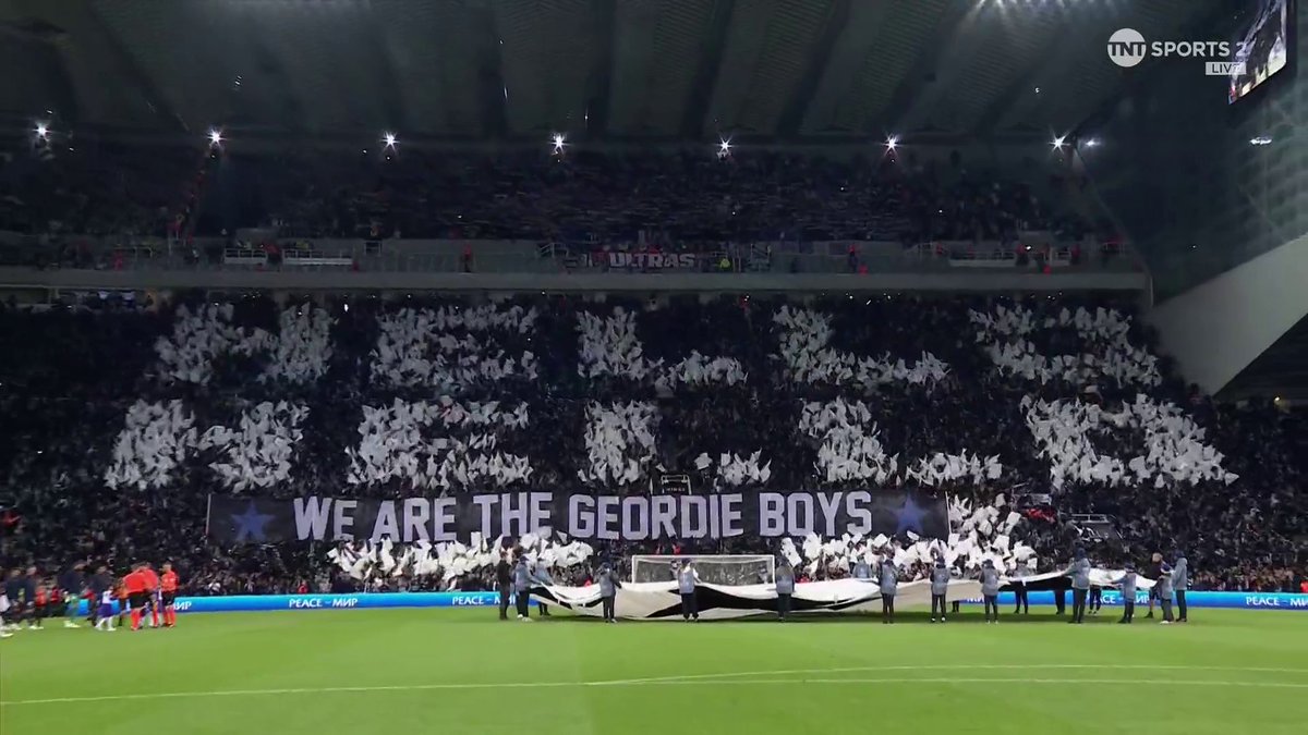 The #UCL anthem rings out in St. James' Park! 🤩 What a sight. What an atmosphere. The stuff of DREAMS 🥹
