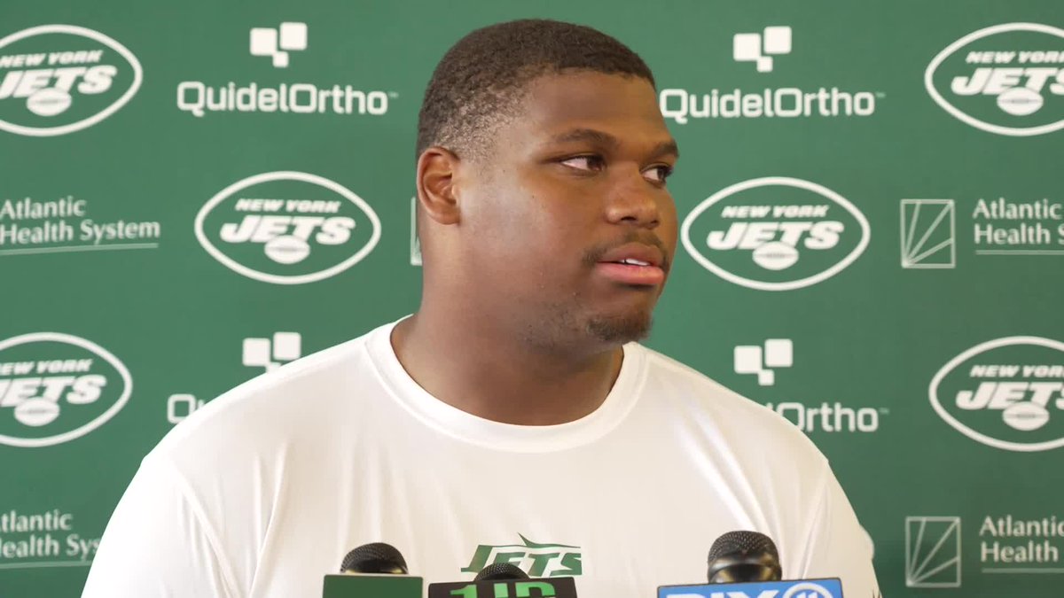 Credentialed Jets reporter Breece Hall asks Quinnen Williams about Hall's new cereal 😂