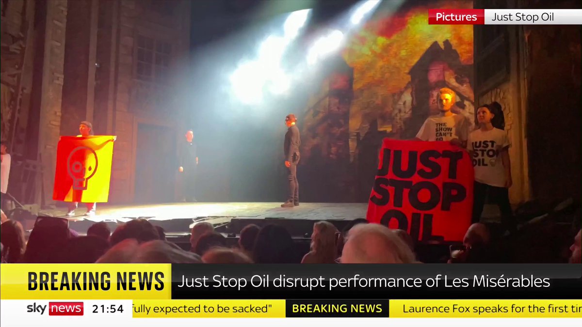 BREAKING: Just Stop Oil protesters have halted a West End performance of Les Misérables after invading the stage. Full story 👉 📺 Sky 501, Virgin 602, Freeview 233 and YouTube