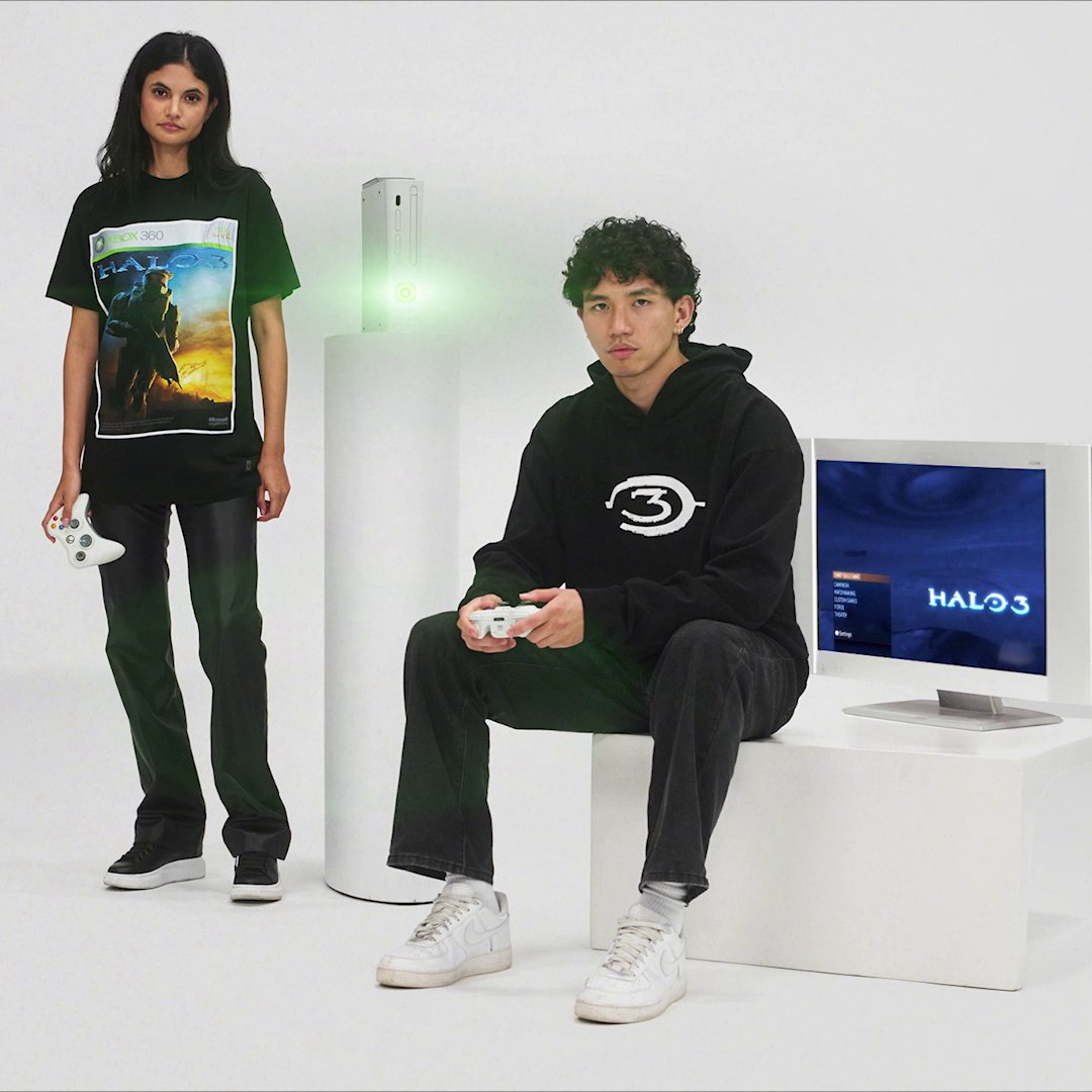 Finish the fight 🫡 Jump back into comfortable nostalgia with the Halo 3 Heritage Collection, now available Halo Gear! 🟢