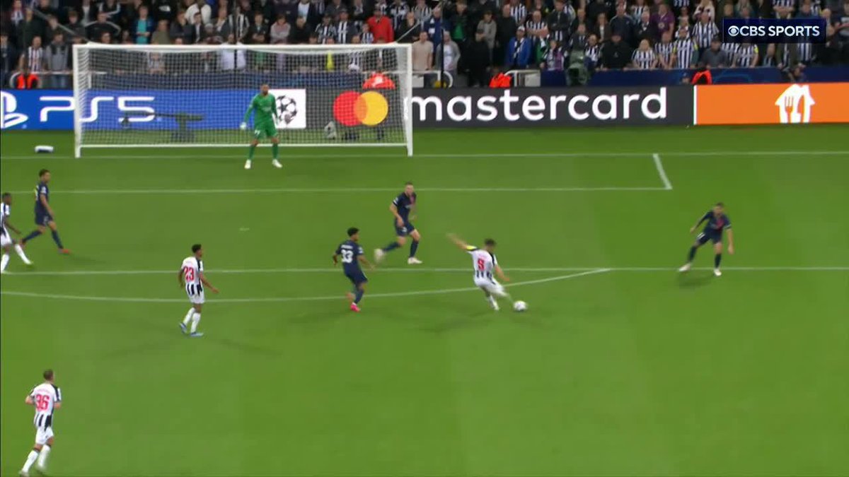 Fabian Schär put the finishing touches on Newcastle's perfect night in style ☄️ (via CBS Sports Golazo ⚽️)