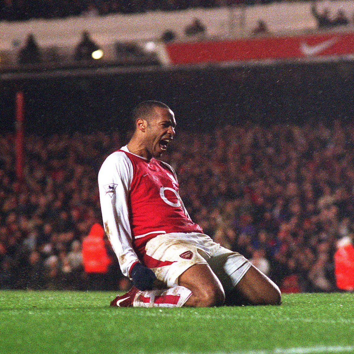 Absolute screamer 💫 Thierry's classic strike against Manchester City in 2004 🤩