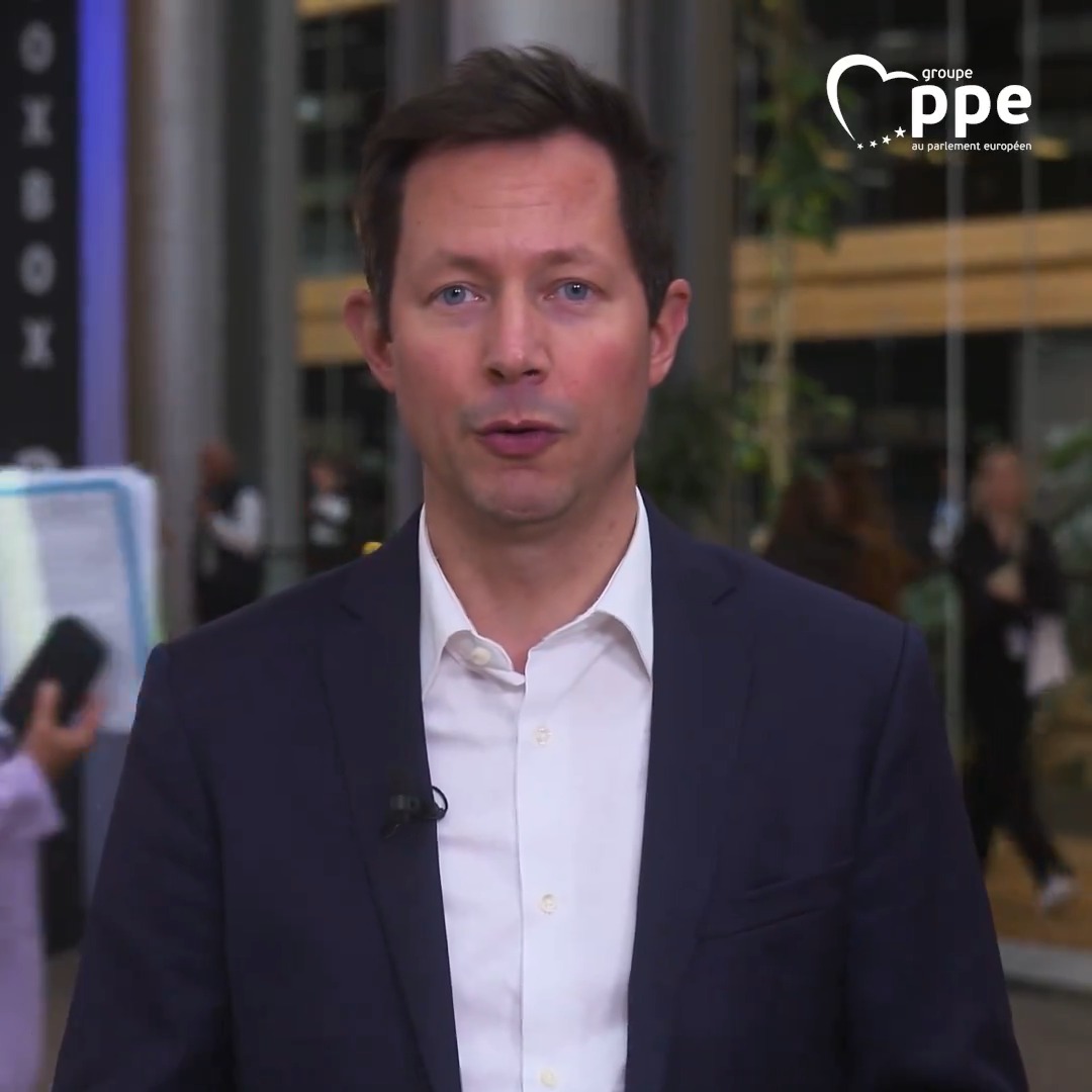 Belle victoire ce matin : la proposition que j’ai déposée, avec le soutien de plusieurs collègues, pour interdire la #GPA dans toute l’Union européenne, a été adoptée par une majorité de voix, de droite comme de gauche. Une étape essentielle pour la dignité des plus vulnérables.
