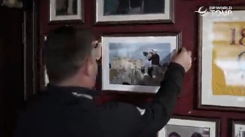 .Ryan Fox following tradition at the Dunvegan 🖼️ #dunhilllinks