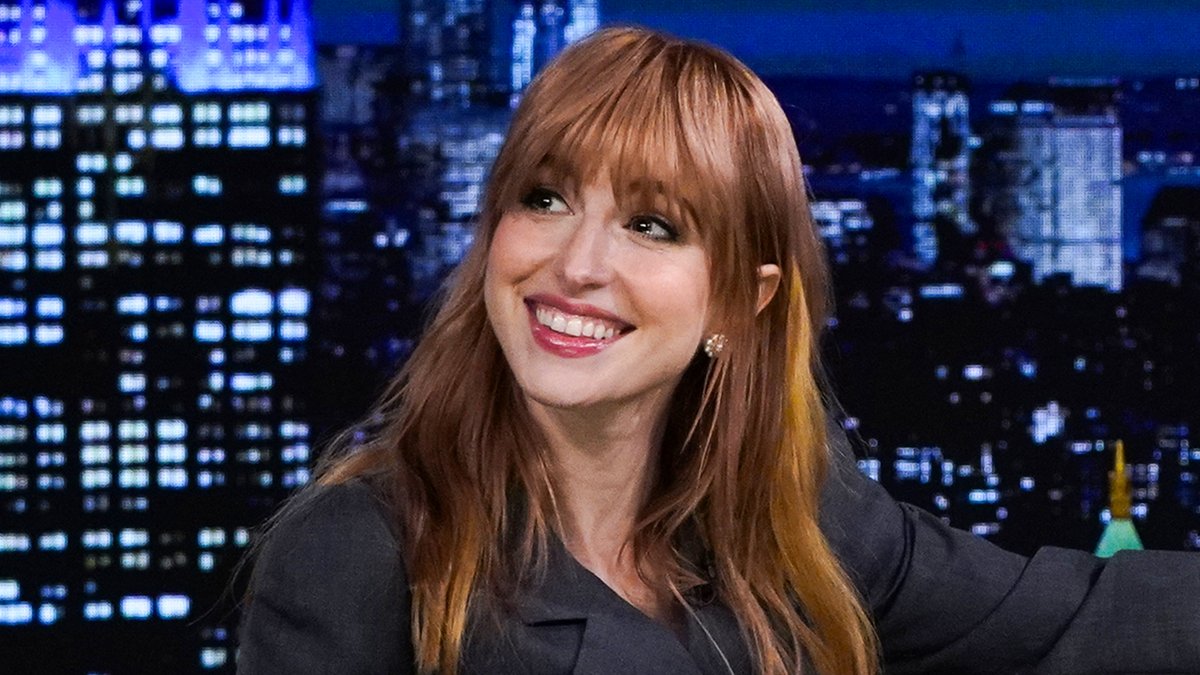 Hayley Williams reminisces on her 15-year-long friendship with Taylor Swift that has led to paramore opening for the #TSErasTour. #FallonTonight