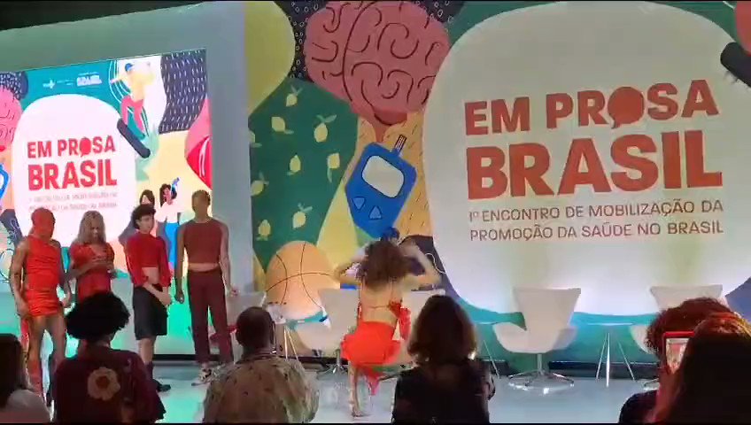 Vc deve ter se deparado com esse vídeo e ficado abismado do tipo "nossa olha só o que estão fazendo com nosso dinheiro", mas saiba meu amigo que esse buraco é muito mas muito mais embaixo, esse encontro tem no youtube e durou 3 horas e meia e não achei esse pedaço especifico mas achei uma reunião de anti-horário, que ao invés de tratar de politicas publicas de saúde estão justamente, fazendo uma suruba literária um lambendo o diploma e o ego do outro, se tivermos uma nova pandemia esses serão aqueles ditarão as regras e vai por mim a ditadura será muito pior, isso é muito pior que uma mina de bunda pra lua