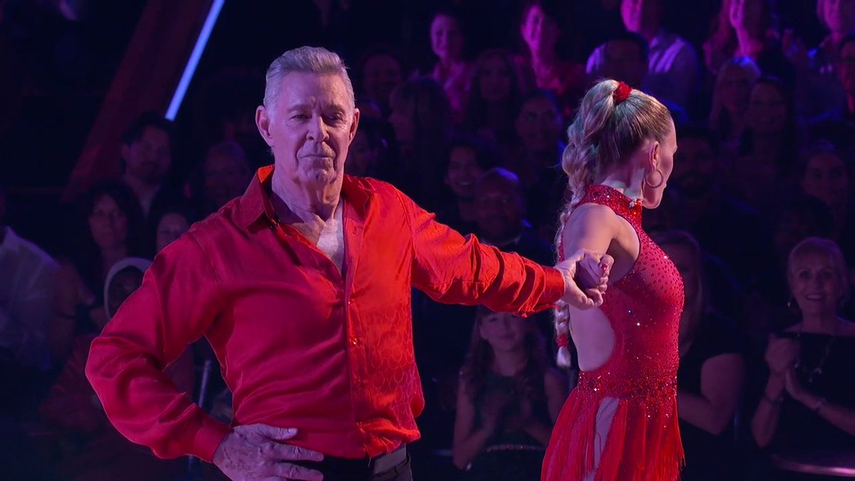 This Cha Cha from Barry Williams and Peta Murgatroyd: Fierce ❤️🔥 #DWTS
