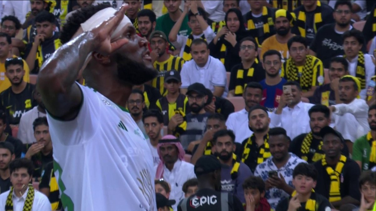 الرئيس فرانك كيسيه يحرز الهدف الأول 💣⚽️ #الأهلي_الاتحاد #دوري_روشن_السعودي
