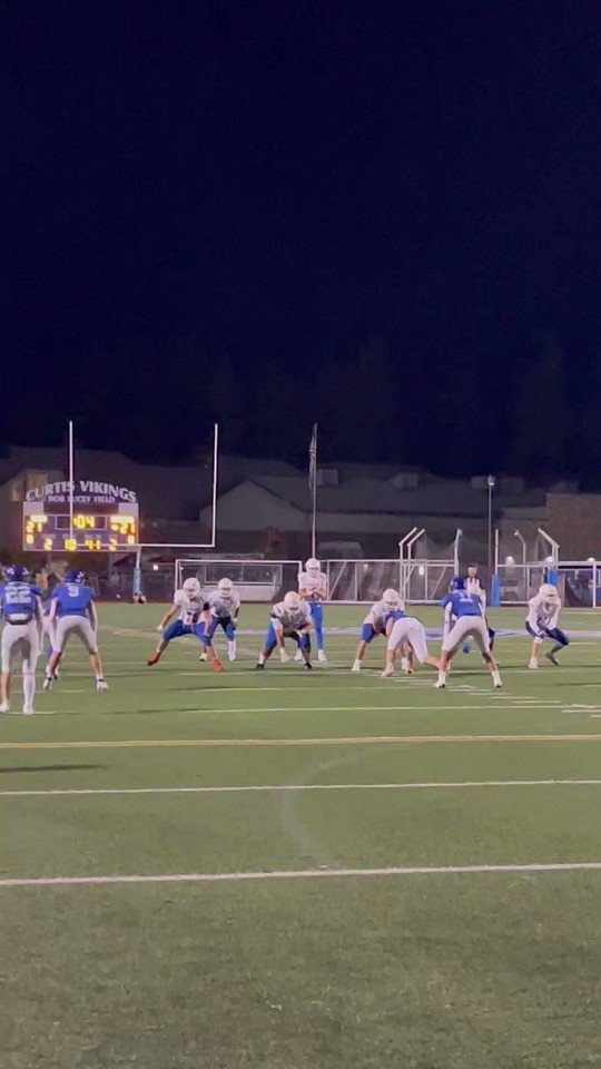 Wow! Final play of the half, touchdown Graham-Kapowsin. Backup QB throws it up, it’s deflected into the hands of Noah Fox-Flores. PAT no good. G-K leads 27-21 at half #wafbscores