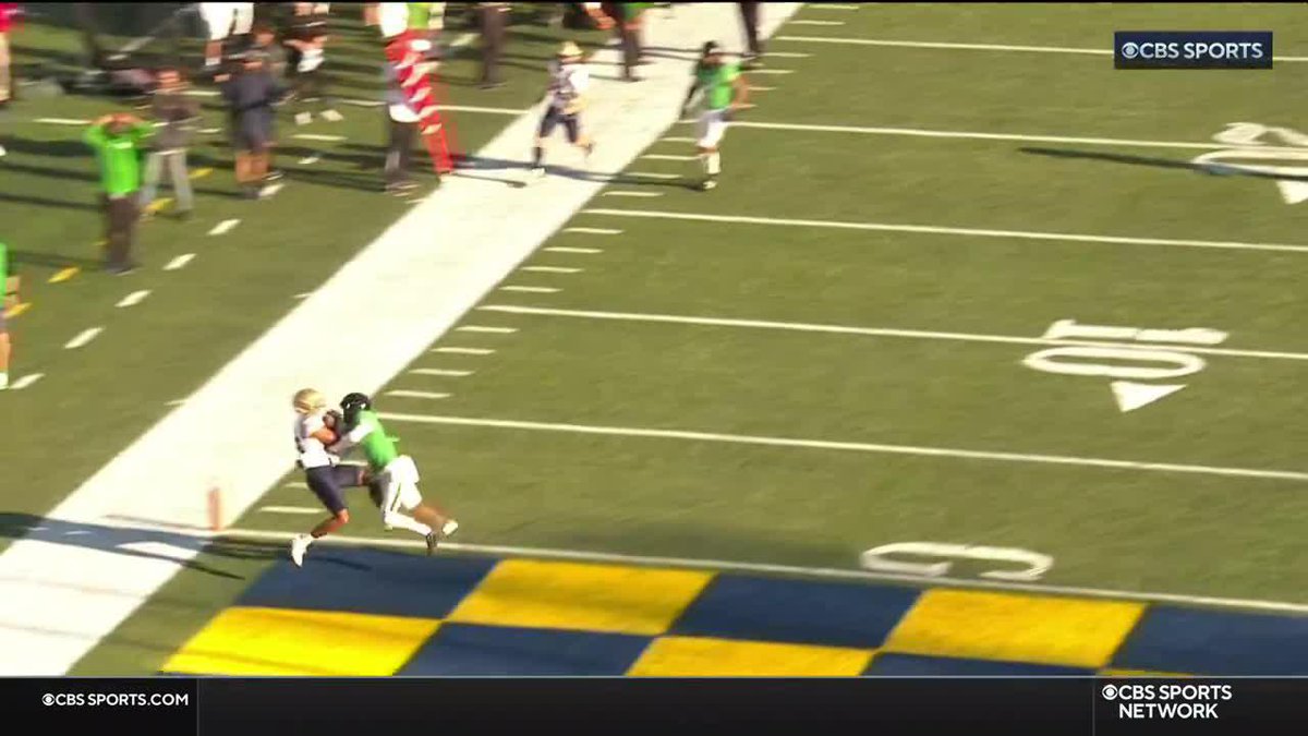 WHAT A BALL 😲 Navy Football takes the lead